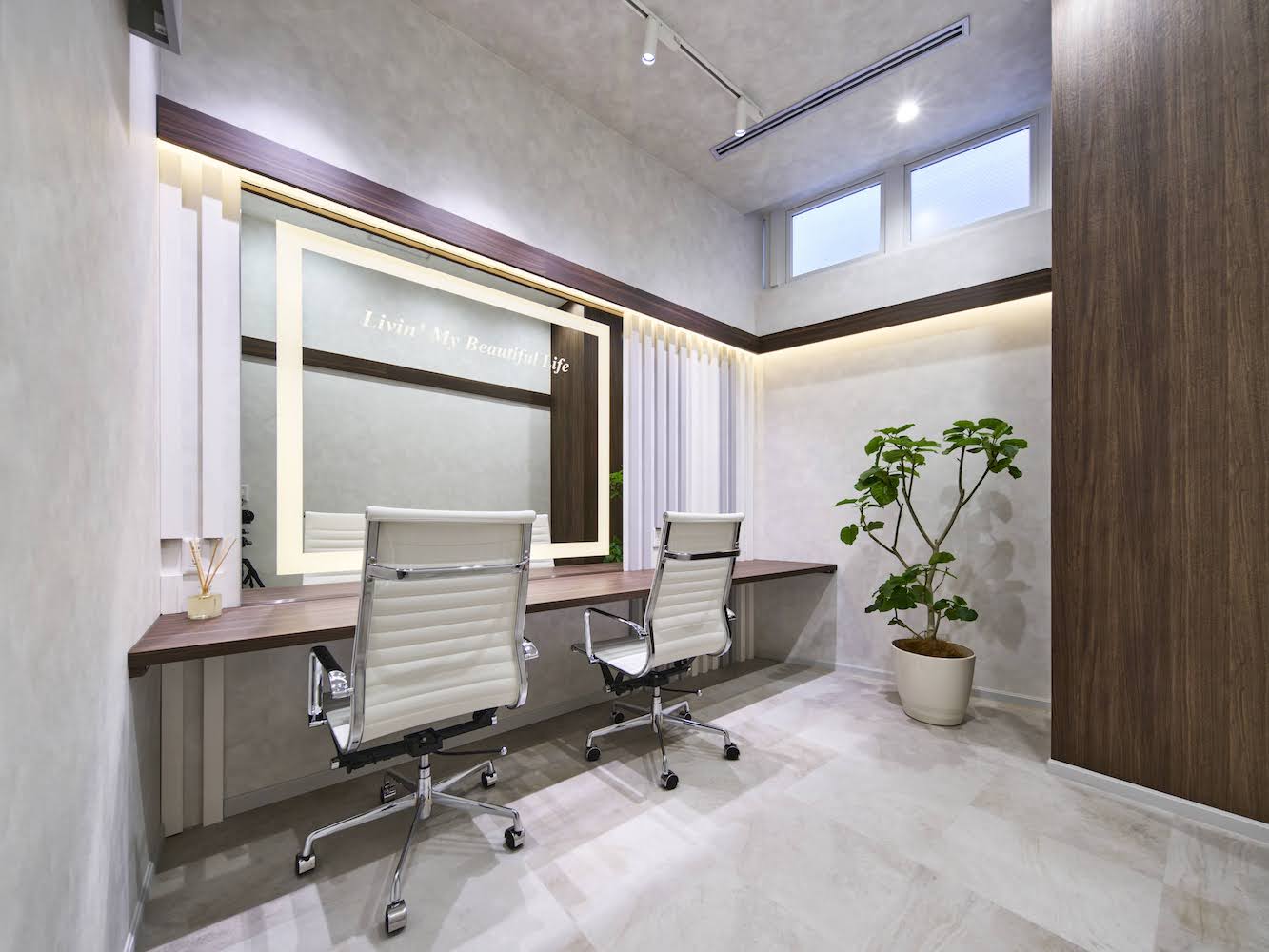 LIVIN CLINIC0