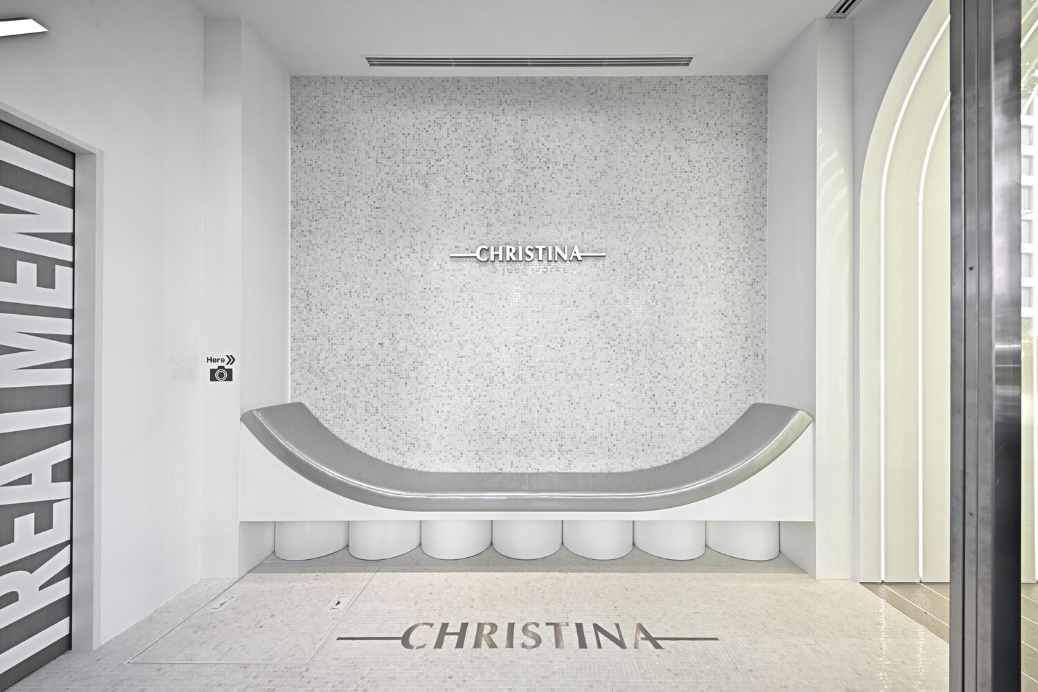 CHRISTINA0