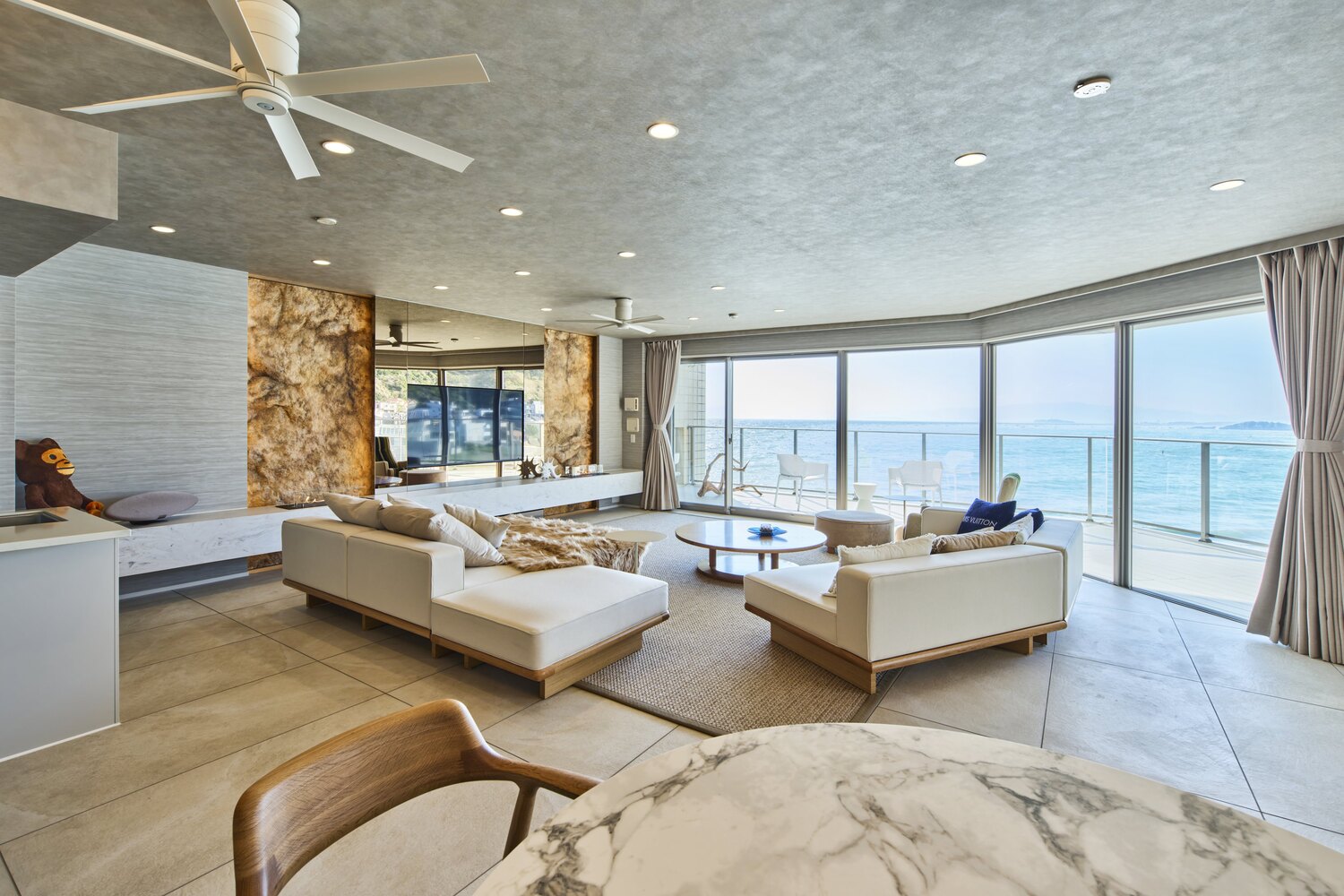 Ocean front residence0